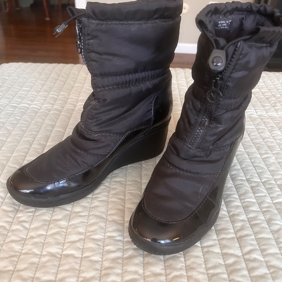 Anne Klein winter wedge bootues - Picture 2 of 4